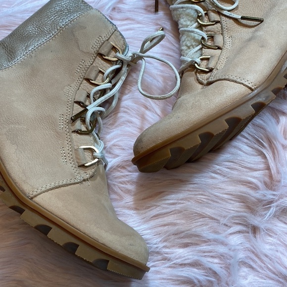 Sorel Phoenix Short Lace Luxe Shearling Fur Booties sz 8 - Picture 4 of 11